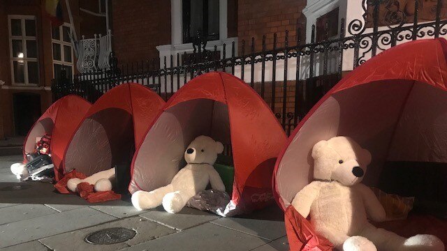 Tents containing teddy bears were set up by Assange supporters as a protest.