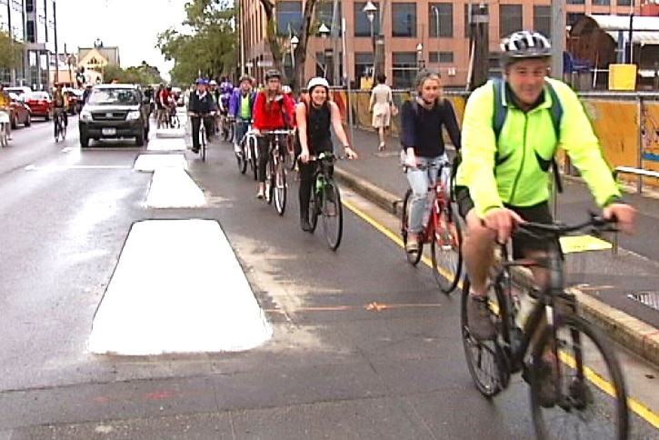 Frome St cyclists