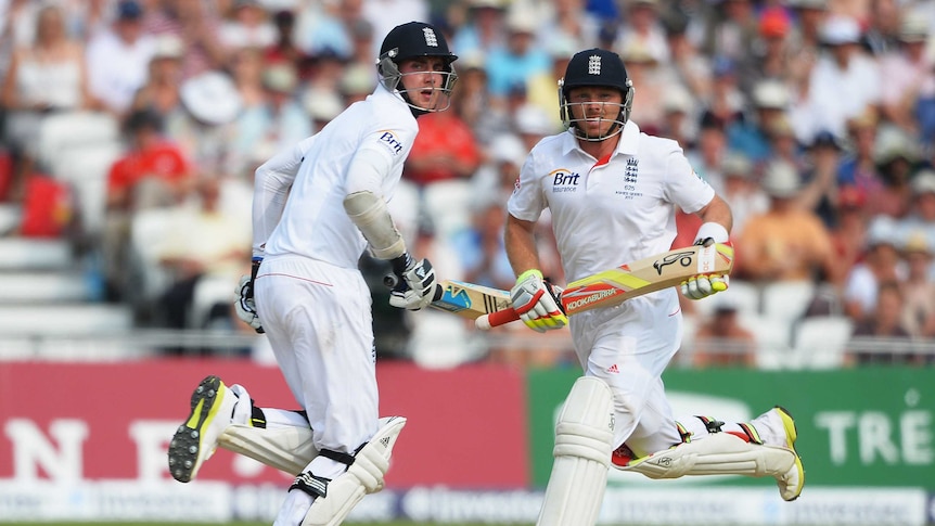 Stuart Broad and Ian Bell change ends at Trent Bridge