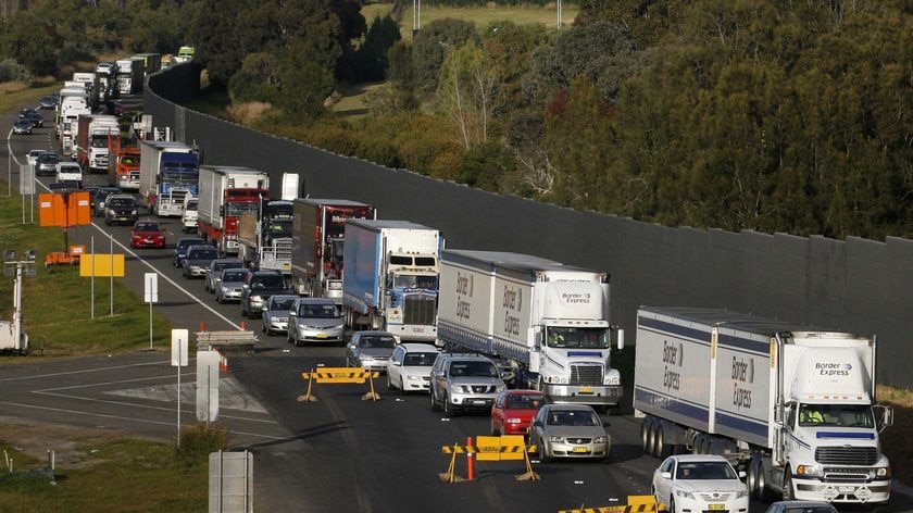 There are calls for state and federal govts to abandon new transport changes to get trucks back on the road.