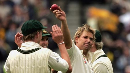 Shane Warne celebrates his 700th Test wicket at the MCG