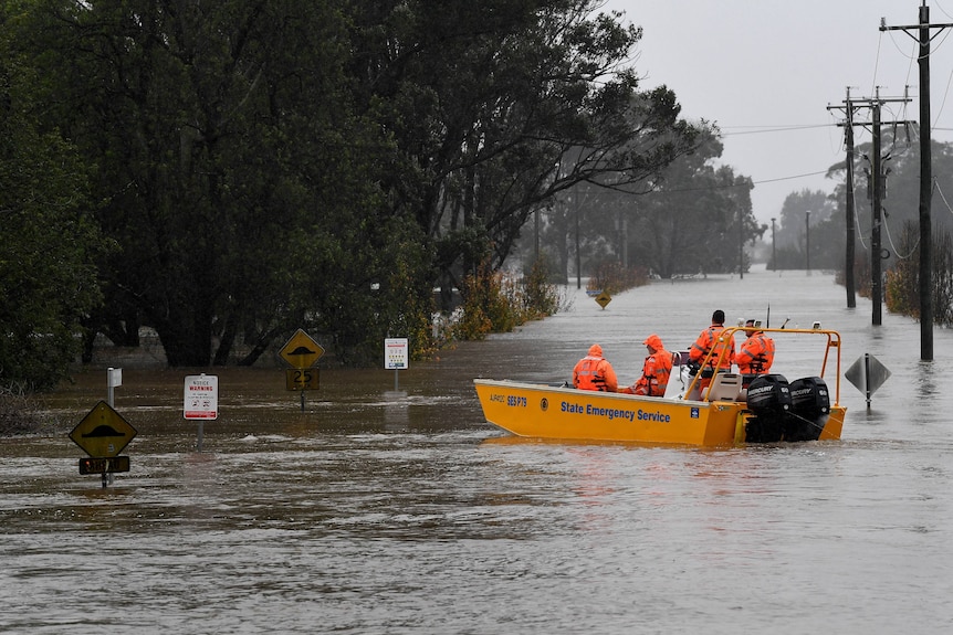 An SES boat on the Hawkesbury River at Windsor