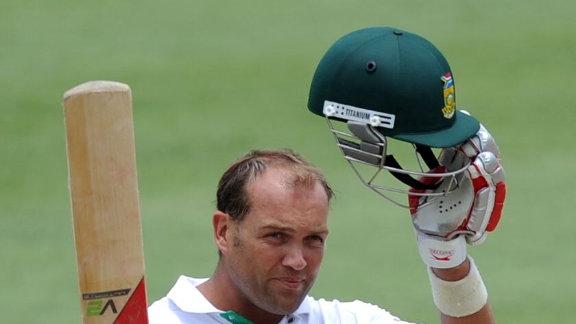 Jacques Kallis notched a ton as he became the sixth batsman to score more than 11,000 runs in Tests.