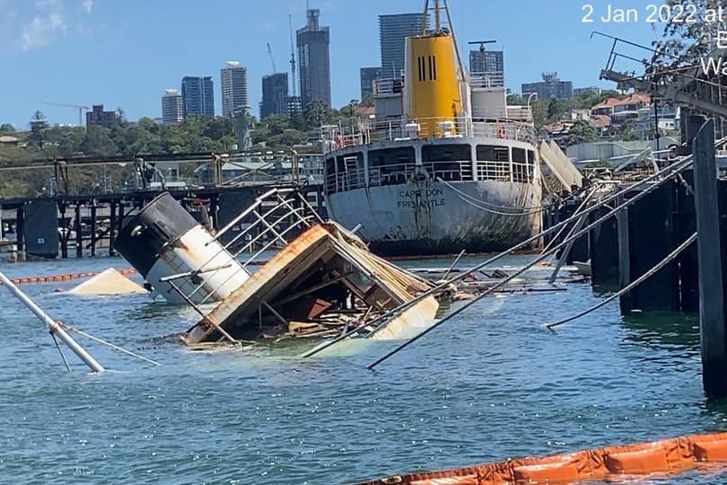 un bateau renversé