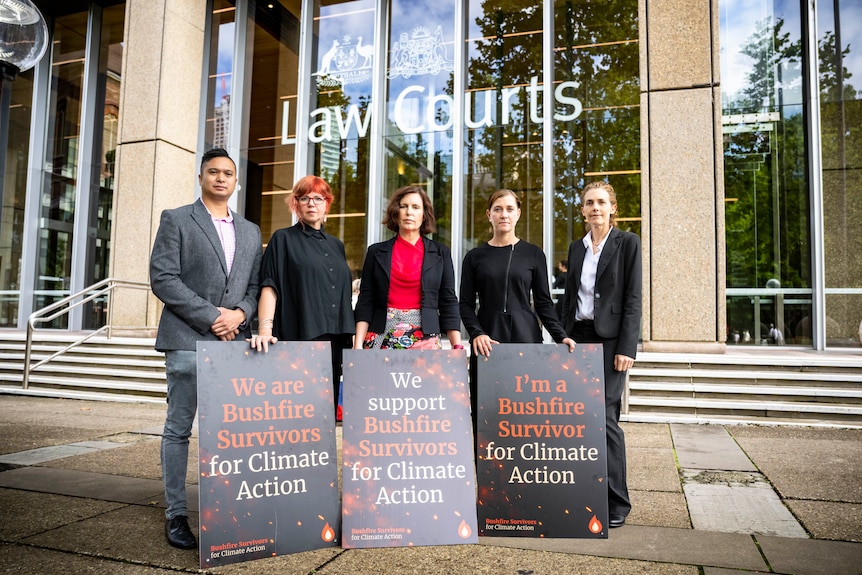 Bushfire Survivors For Climate Action press conference and case launch 15 February 2023_Credit_CassandraHannagan-1