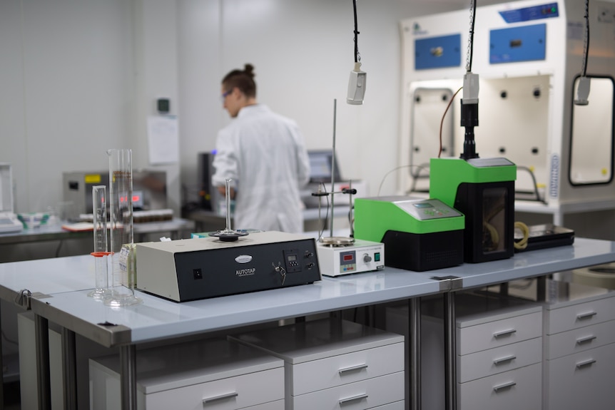 laboratory equipment in a commercial lab