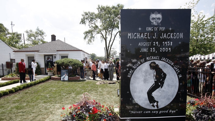 A tribute monument to Michael Jackson