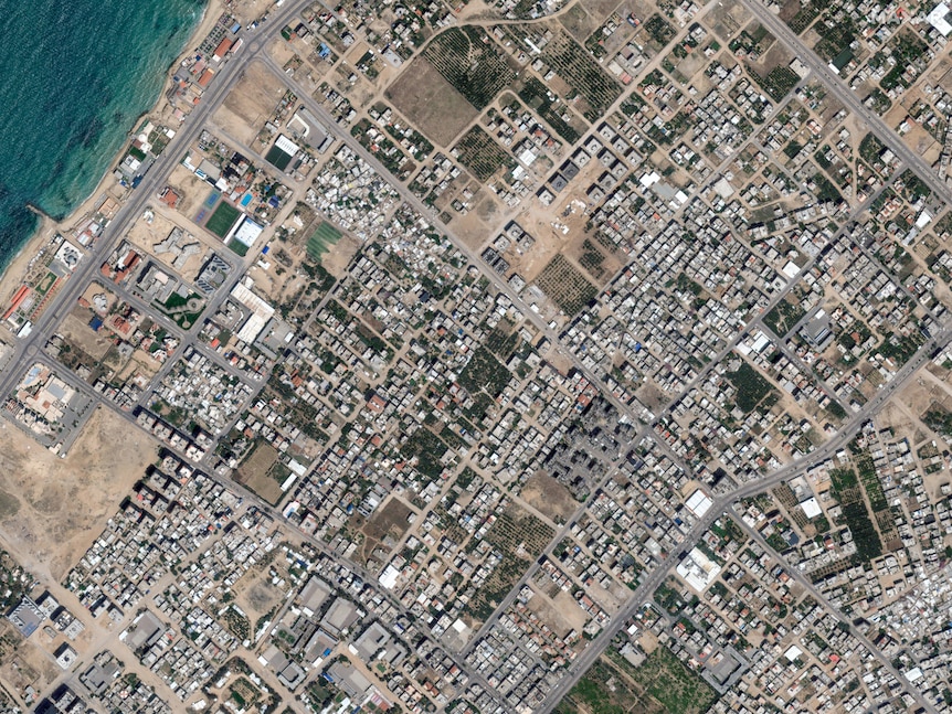 Immagine satellitare della spiaggia il 10 maggio 2023.