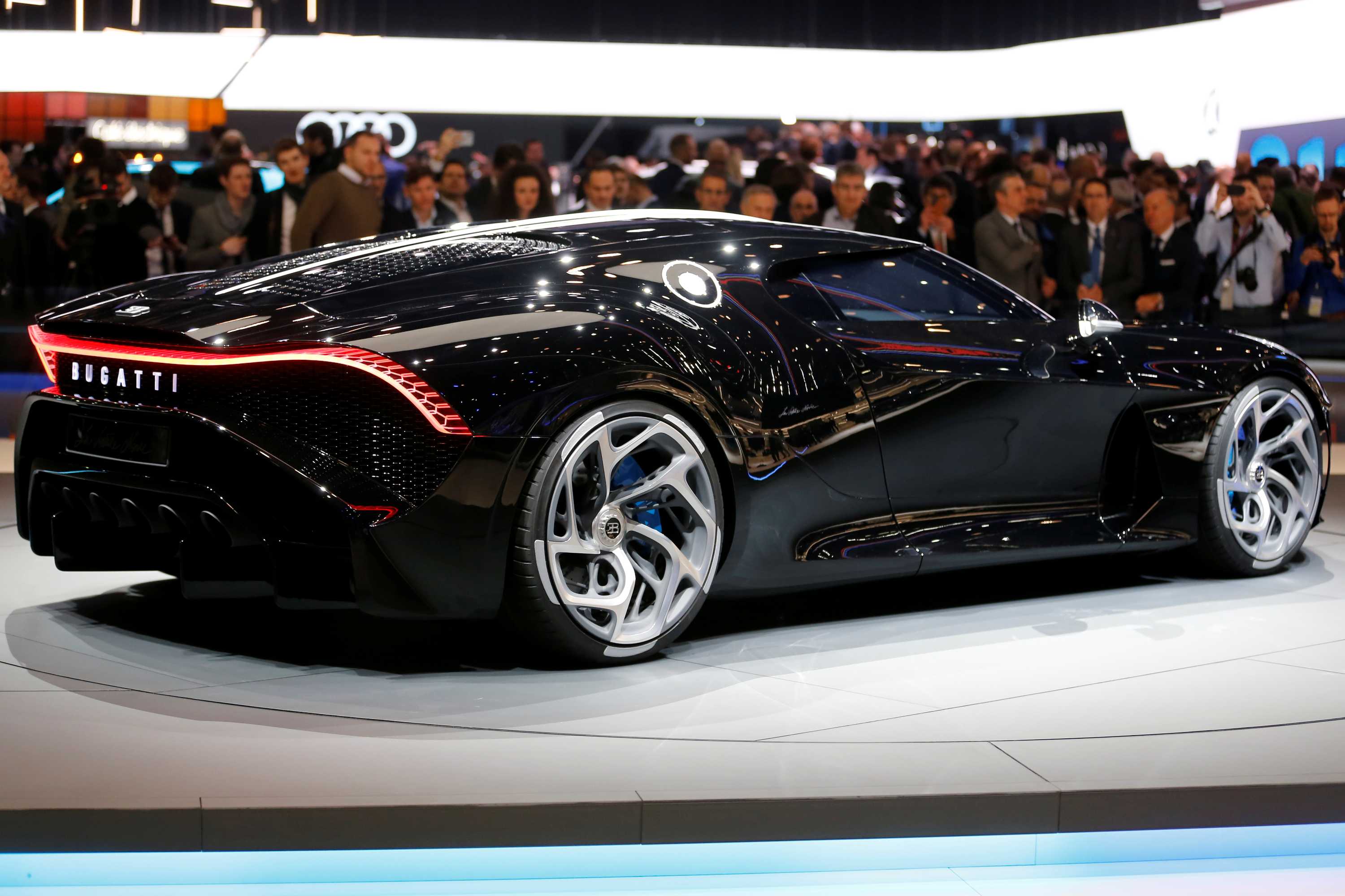 Bugatti La Voiture Noire Unveiled At Geneva Motor Show Sold For 27m To Mystery Buyer Abc News
