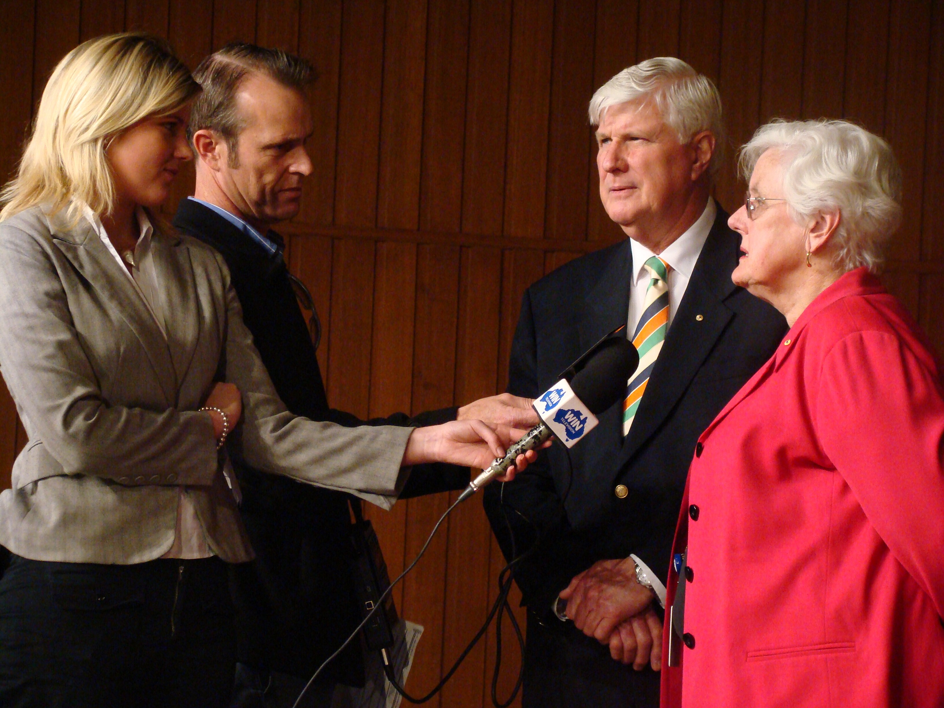 press conference wollongong council executives