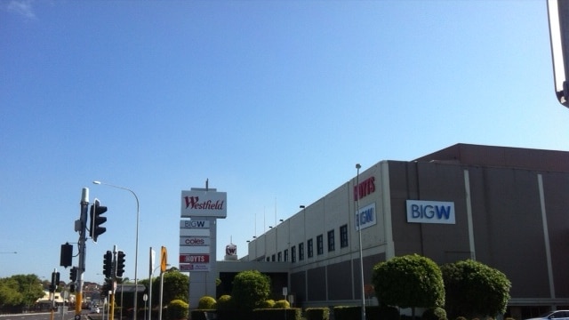 The siege forced the closure of the shopping centre at Warrawong.