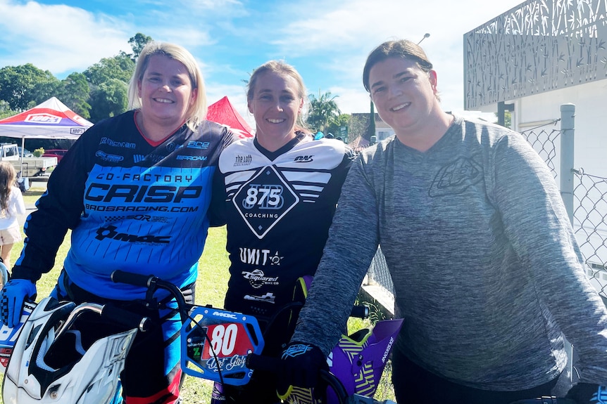 Hermanas en BMX (desde la izquierda) Raylene Pruett, Sonya Trevor y Aprel White.