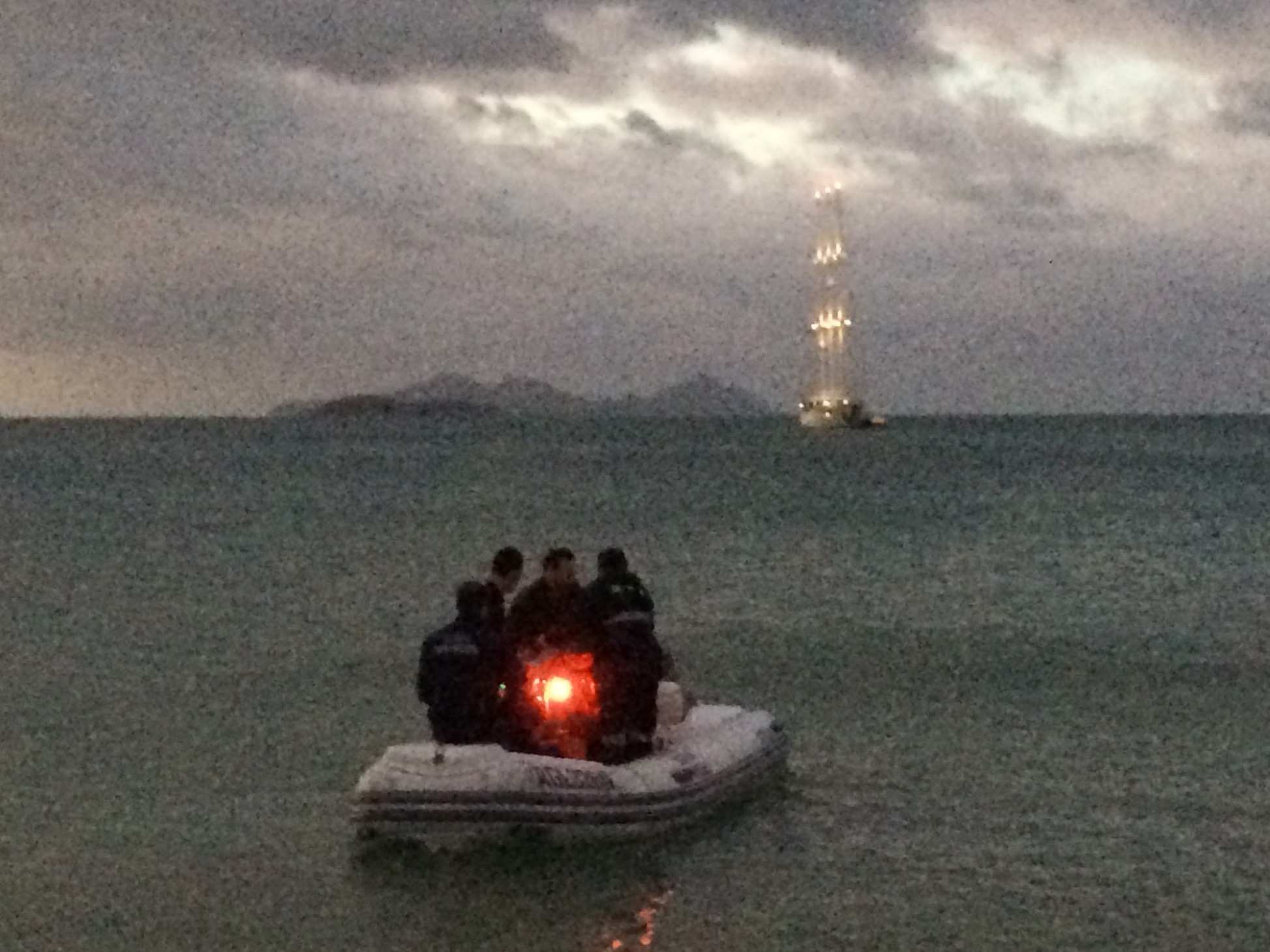 Skin and muscles stripped from tourist's leg in Whitsundays yachting ...