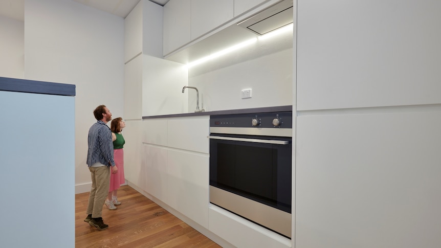 we-end-up-living-in-this-white-cube-architects-humorously-skewer-melbournes-apartments
