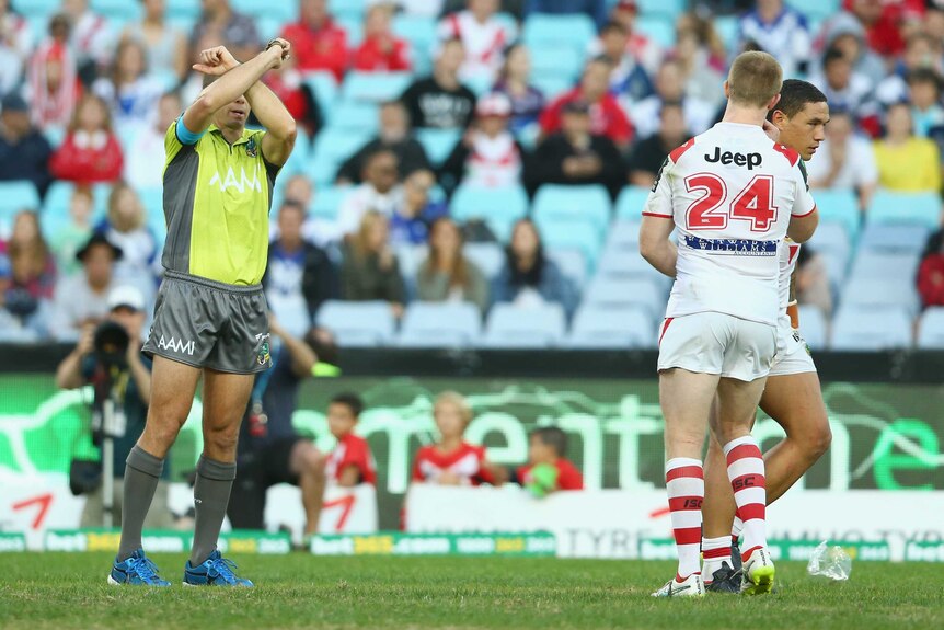 Tyson Frizell is put on report by referee Ben Cummins