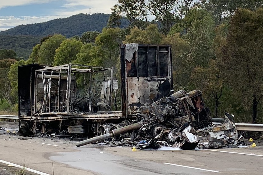 A truck burnt on the road 