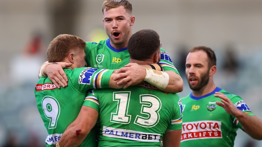 Canberra Raiders beat Sydney Roosters 22-16 to close gap on top eight with  upset win - ABC News
