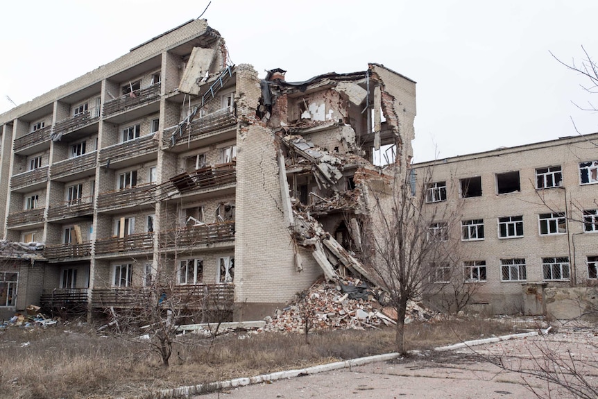 A destroyed Mariinka apartment building.