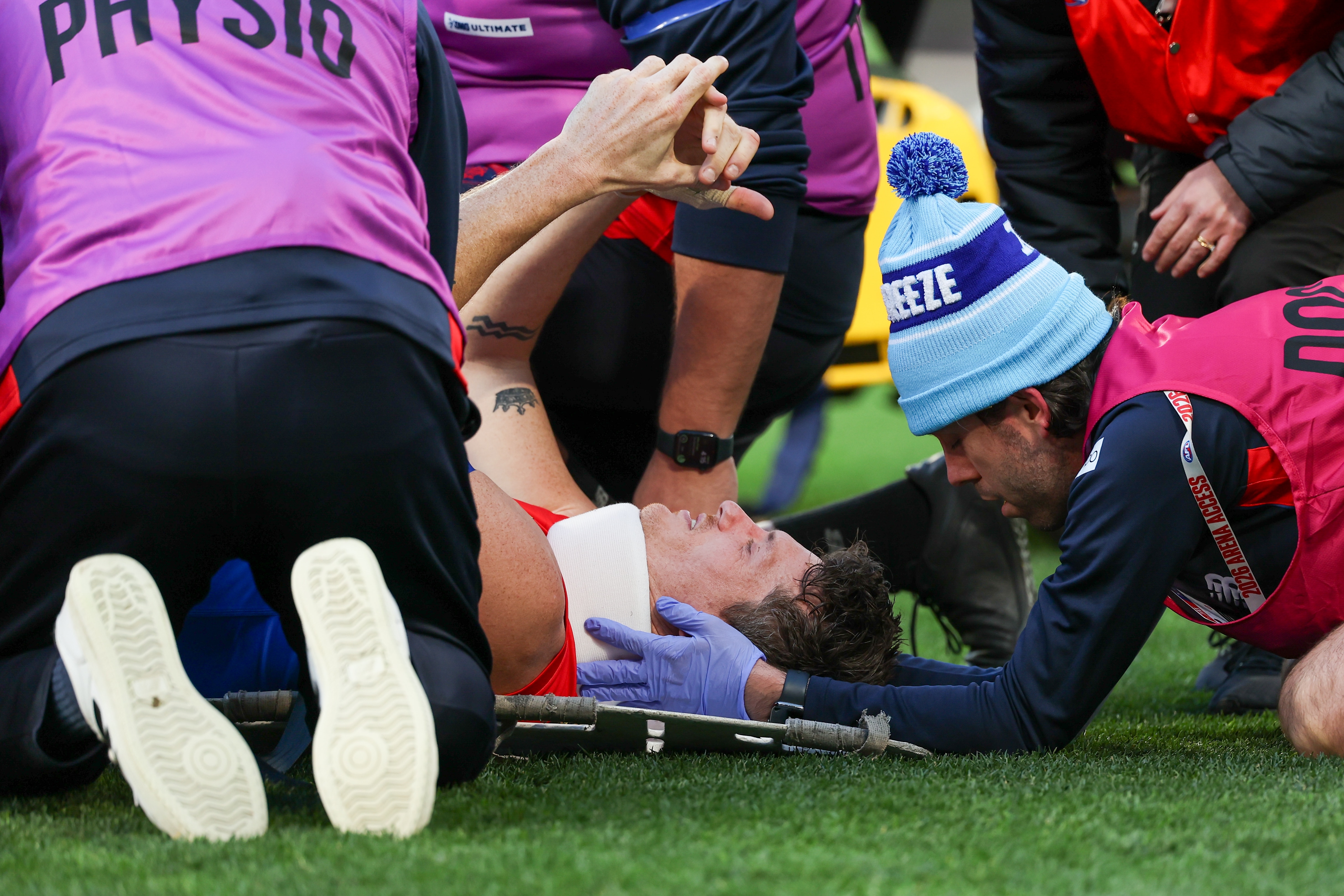 Mihocek 'up and walking' after surgery on neck fra