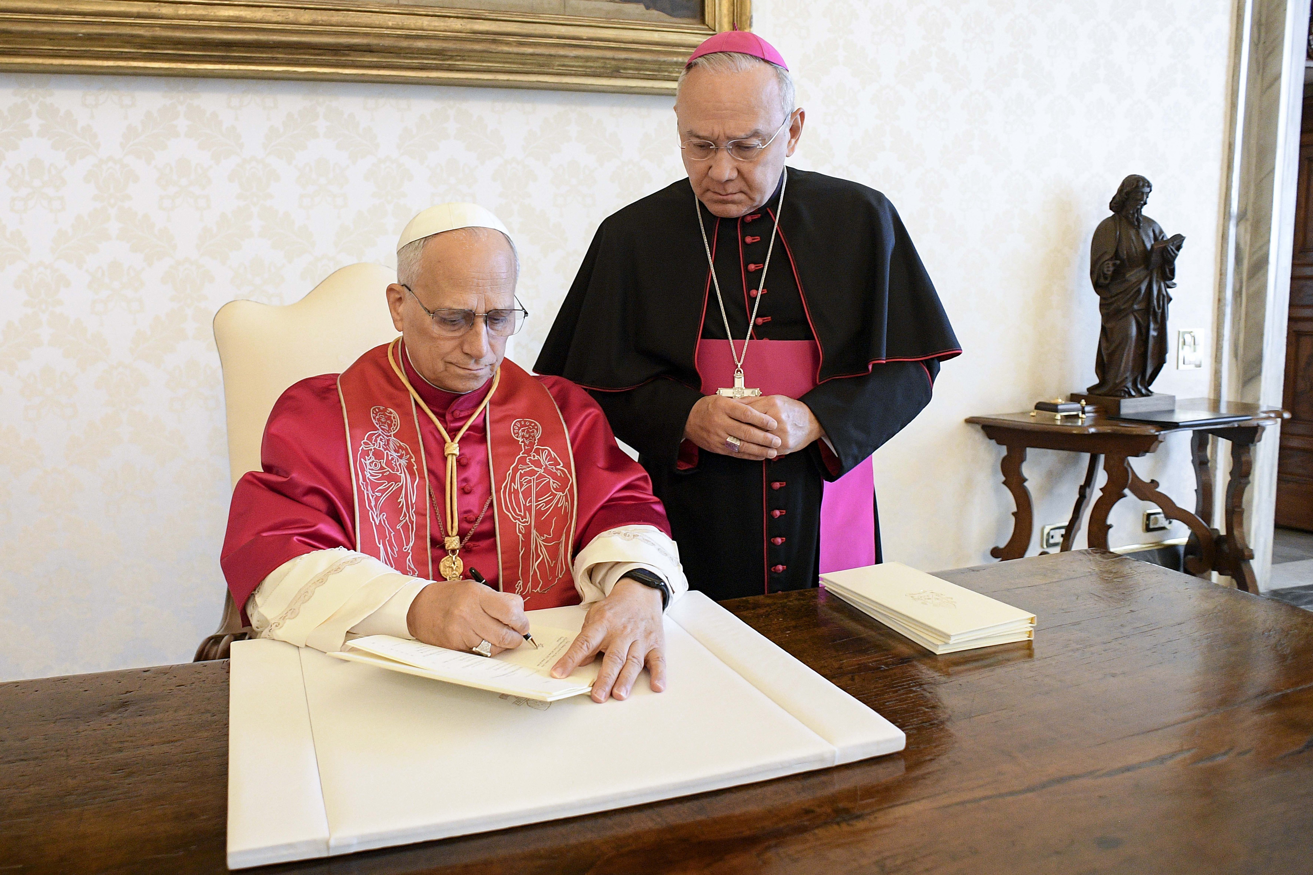 Pope Leo exhorts the wealthy not to hoard