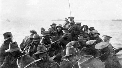 Men of the 1st Divisional Signal Company about to land at Anzac Cove. (Australian War Memorial: A02781_FS)