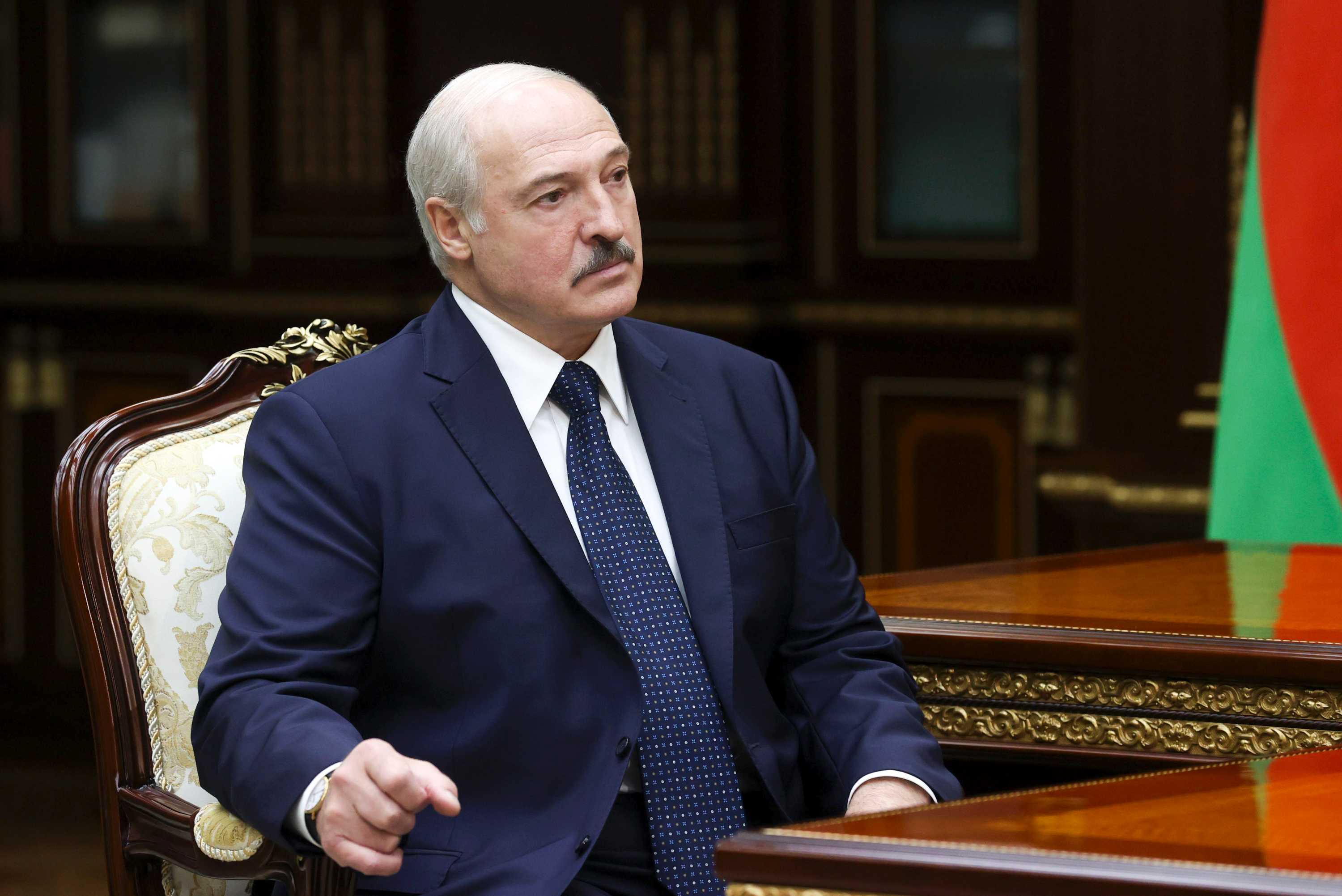 Belarus President Alexander Lukashenko Abruptly Sworn In For New ...