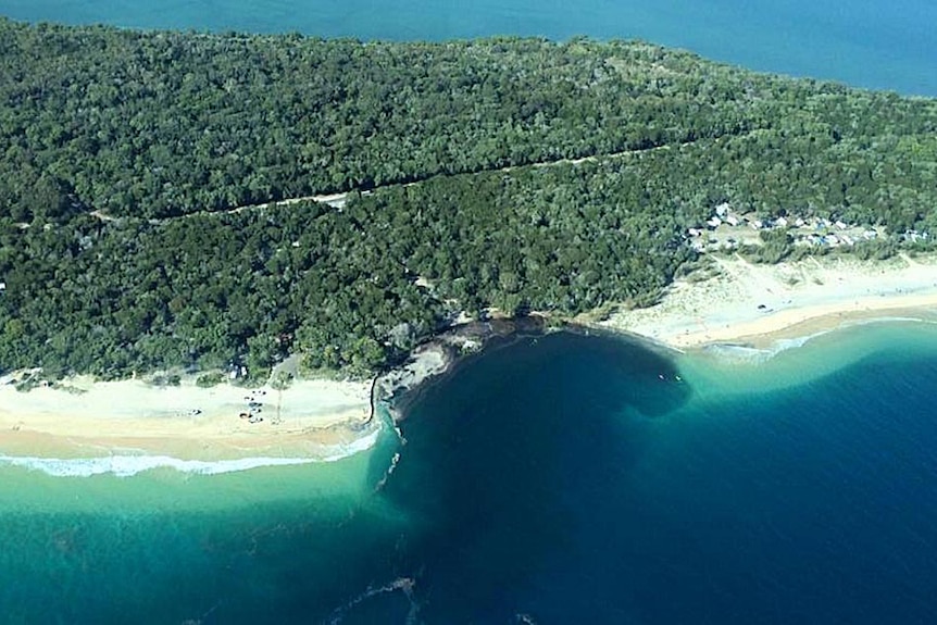 Aerial photo of yhe near-shore landslide at Inskip Point.