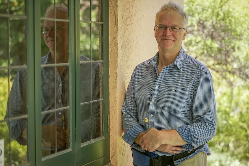 Portrait photo of surgeon Philip Griffin.