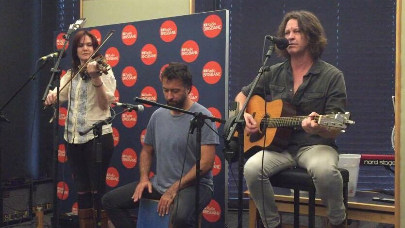 Bernard Fanning performs acoustically with his band in the ABC Radio brisbane studio