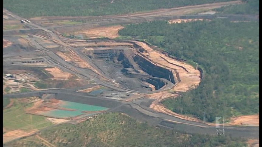 Xstrata digs deep for $350 million mine expansion plan