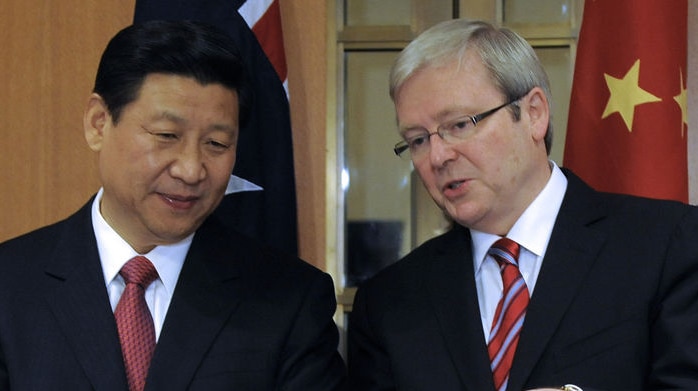 Kevin Rudd speaks to Chinese vice-president Xi Jinping (AAP: Alan Porritt)