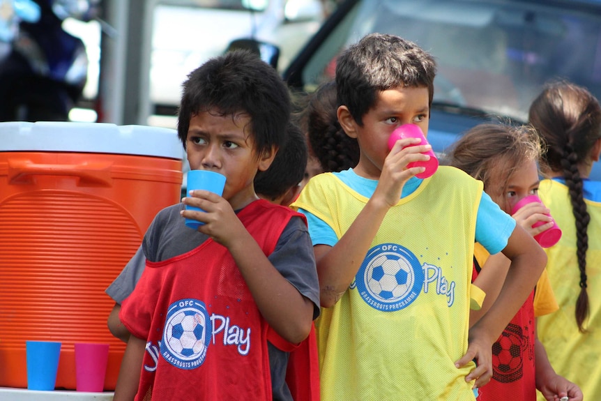 In the Cook Islands, it can be cheaper to buy a soft drink than a bottle of water, but free refill stations aim to making water more appealing.