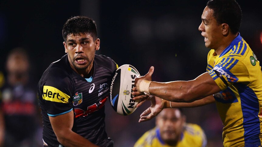 Tyrone Peachey beats Will Hopoate for a second try