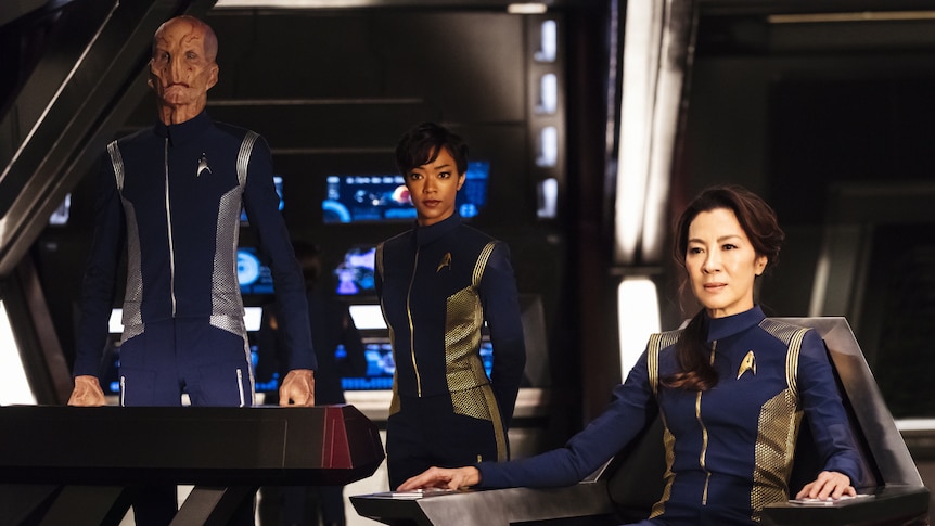 Michelle Yeoh, Doug Jones, and Sonequa Martin-Green in Star Trek: Discovery.