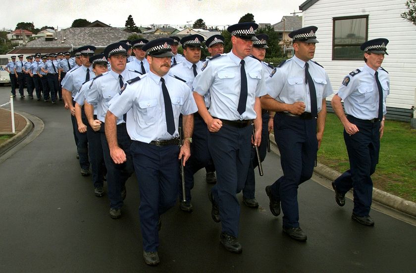 NZ police labelled 'thick blue line' - ABC News