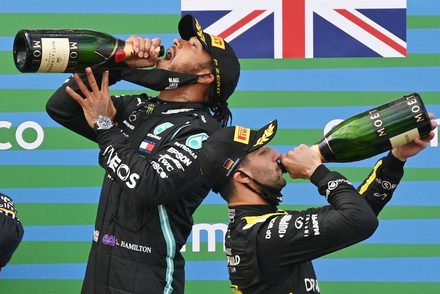 Lewis Hamilton Equals Michael Schumacher S Win Record At F1 Eifel Grand Prix Australian Daniel Ricciardo Takes First Podium Since 2018 Abc News