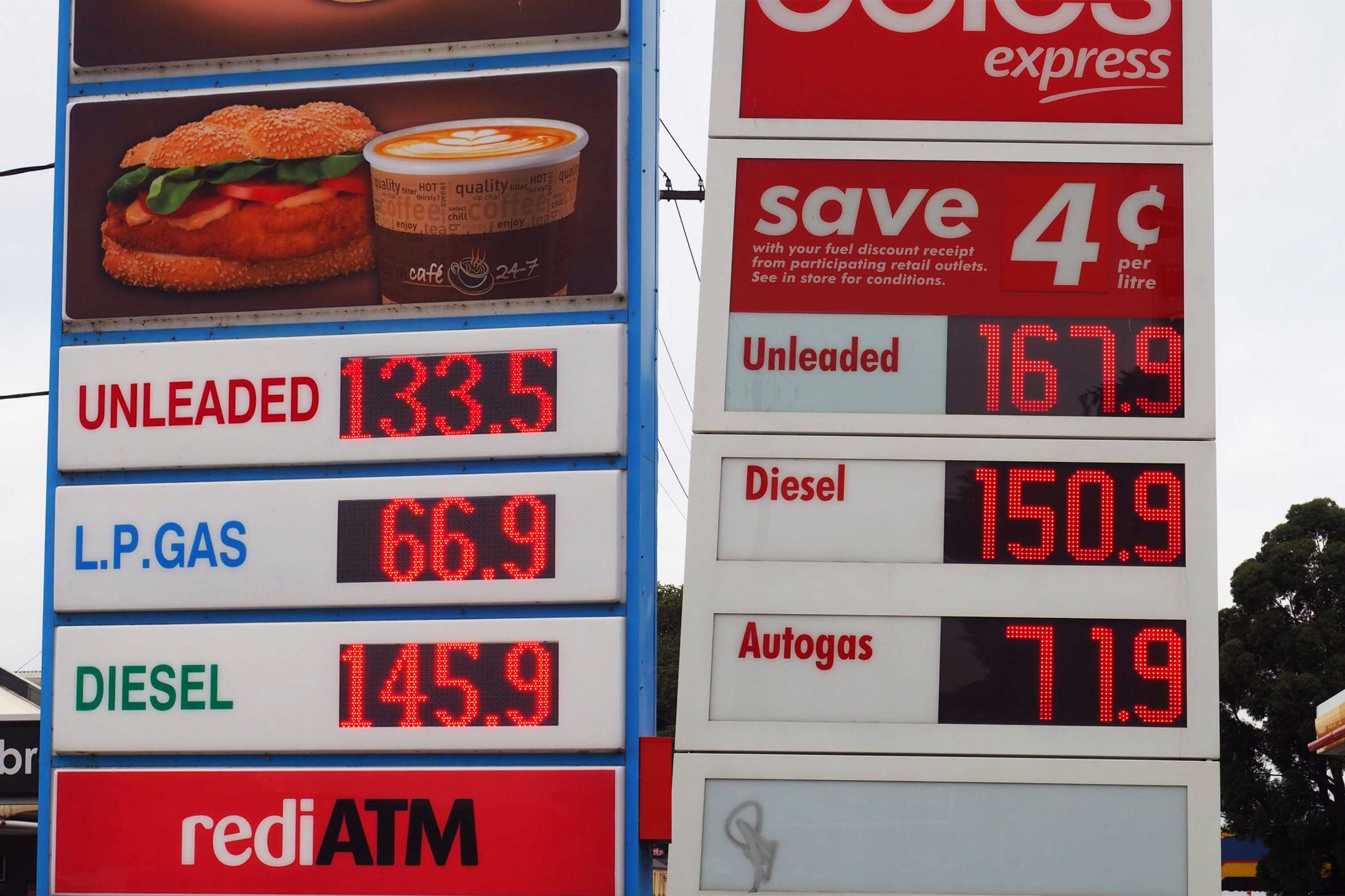 Fuel prices on the way down with oil, but shopping around can save you