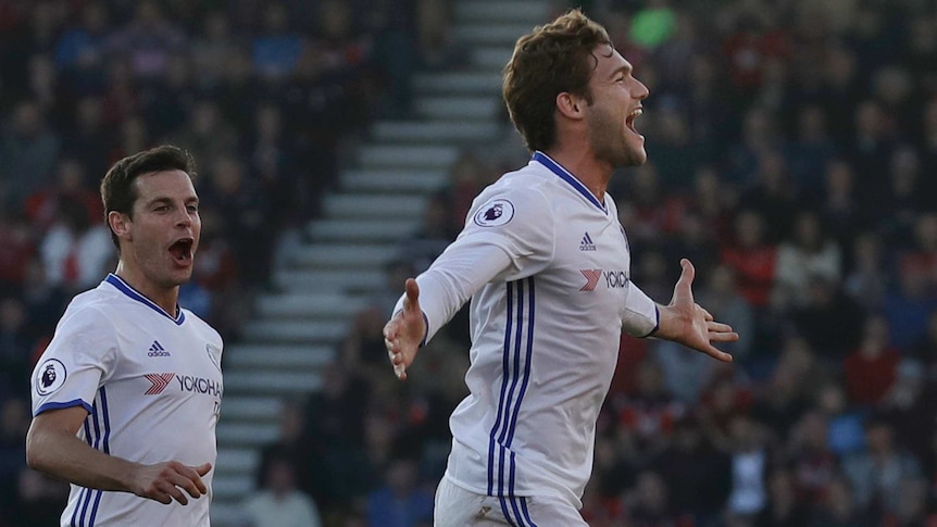 Chelsea's Marcos Alonso, (R), celebrates his goal against Bournemouth on April 8, 2017.