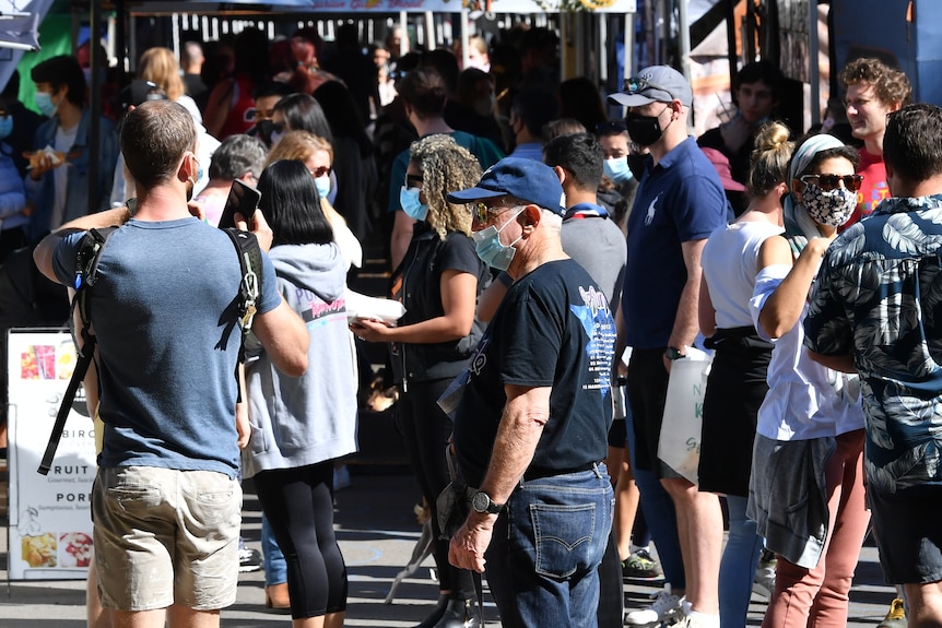 Crowds line up to enter Suncorp Stadium