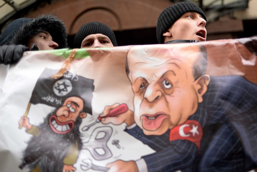 Protesters outside Turkish embassy in Moscow