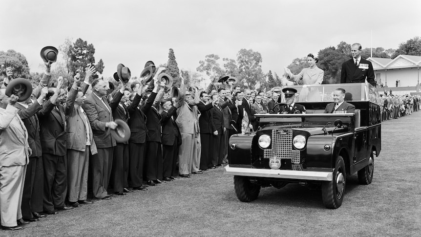 Queen Elizabeth II and the Duke of Edinburgh in 1954. (National Archives of Australia: A1773/1)