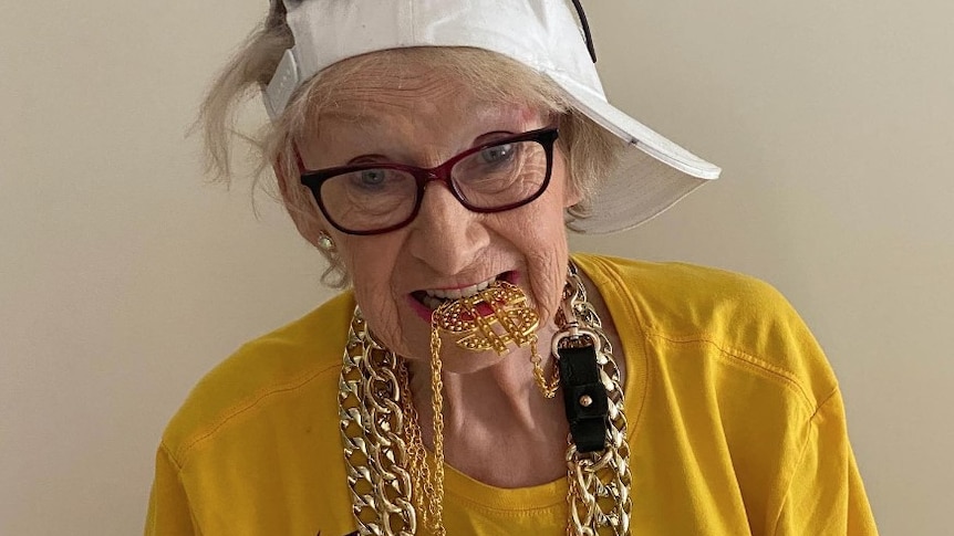 Gangsta Granny se fraye un chemin vers le statut de méga-influenceuse sur TikTok