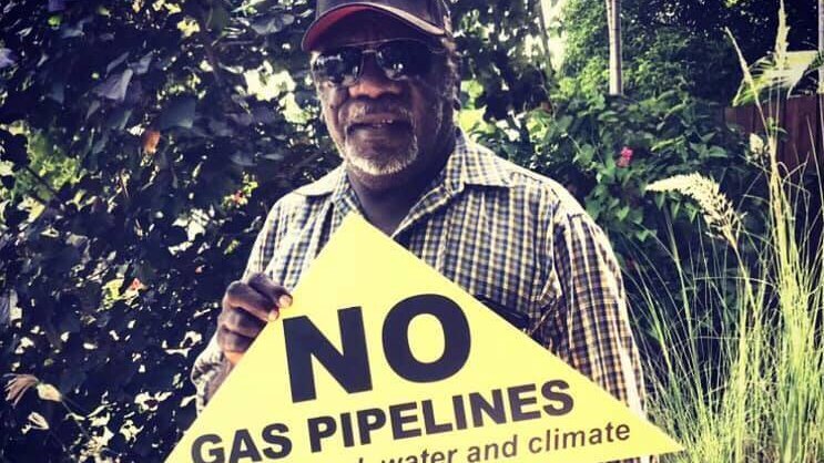 'Astroturfing' claims as Aboriginal elder's image used without consent to spruik pro-fracking website