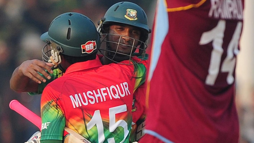 Mushfiqur Rahim (L) celebrates with Naeem Islam (C) after guiding Bangladesh home.