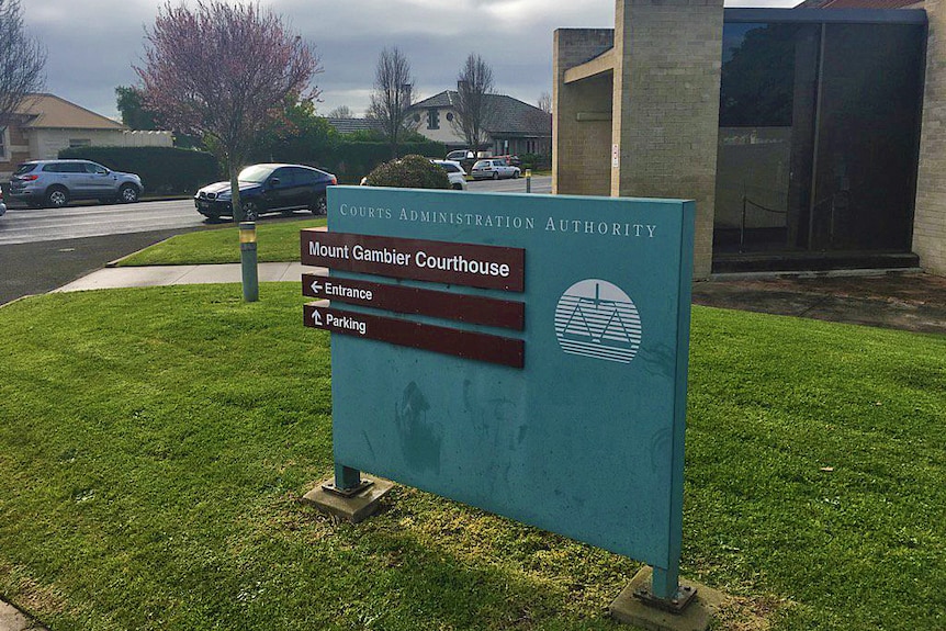 Mount Gambier Courthouse sign