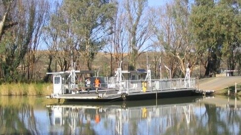 Purnong ferry over the River Murray