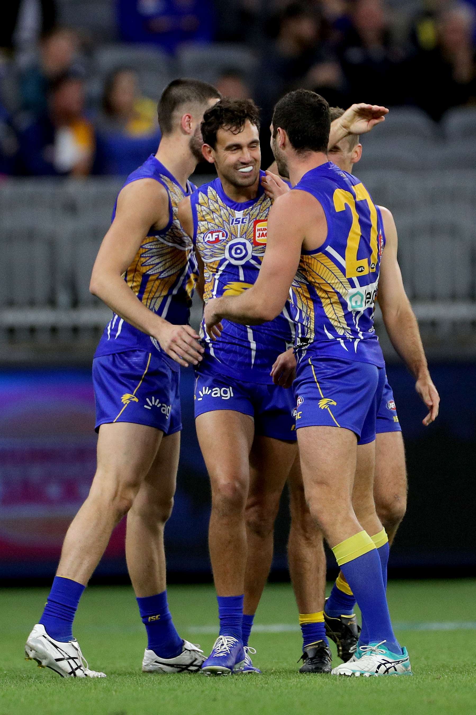 West Coast Eagles Beat GWS For Eighth AFL Win In A Row, Brisbane Lions ...