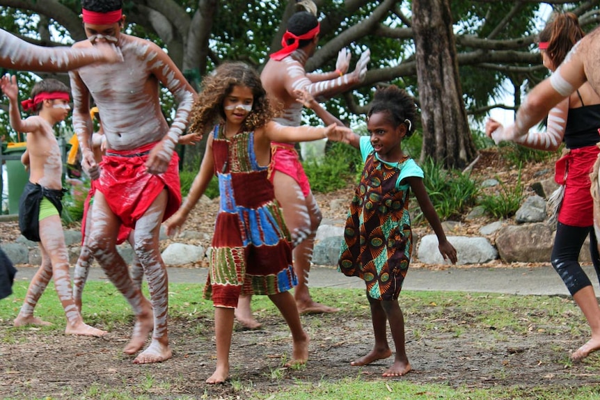 Two young Gubbi Gubbi dancers