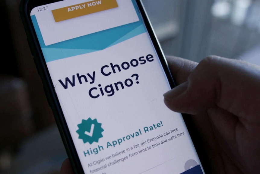 Hand holding a mobile phone with the Cigno app showing words: Why choose Cigno?