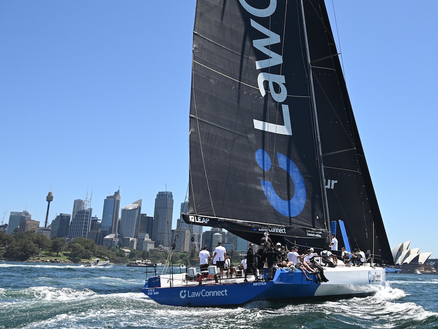 sydney to hobart yacht race latest